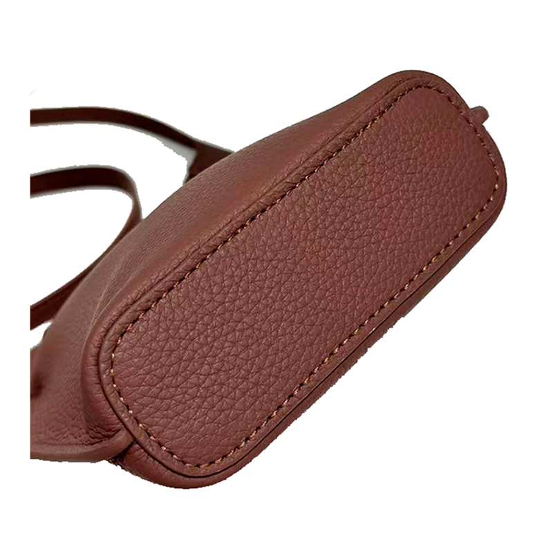 Minimalist Grained Calfskin Crossbody Phone Bag with Thin Strap-Exquisite Feel