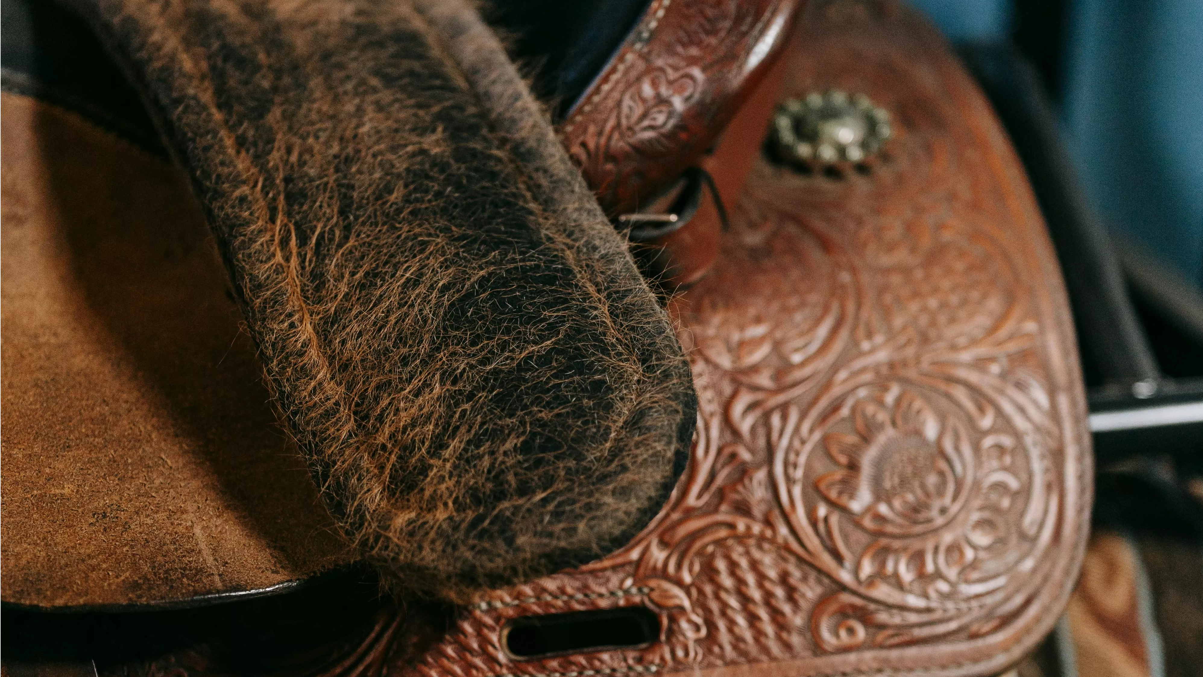 Crafting Western Bags: Your Custom Manufacturing Partner
