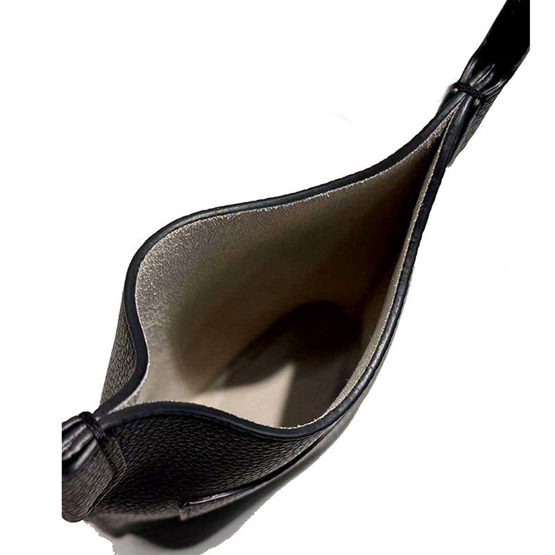 Minimalist Grained Calfskin Crossbody Phone Bag with Thin Strap-Interior Space